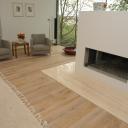 Dřevěná podlaha obývací pokoj, krb