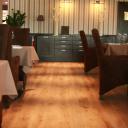 Dřevěná podlaha - restaurace
